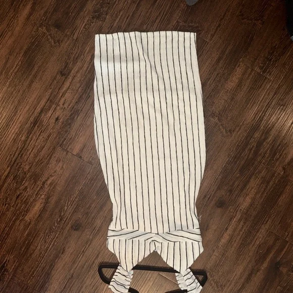 Elegant Striped White and Black Dress - Picture 4 of 8